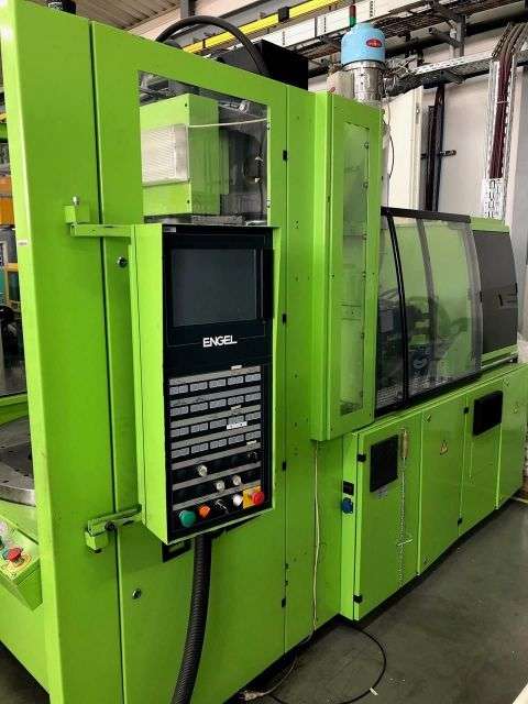 Injection molding machine - clamping force 1000 - 4999 kN Engel Insert 330H 90 photo on Industry-Pilot